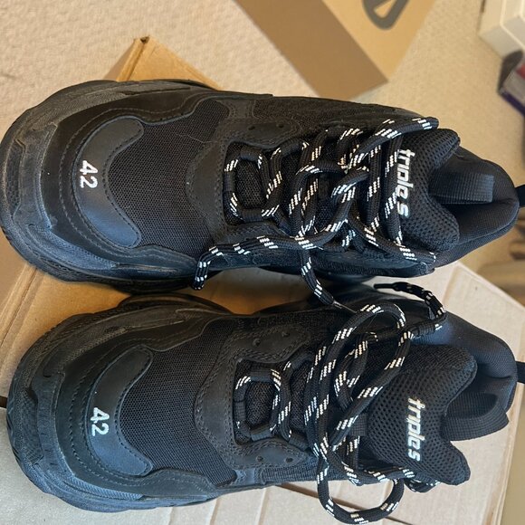 Balenciage Tripe S Sneakers - Picture 6 of 9